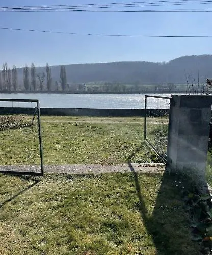 Petite Maison Chaleureuse Des Boucles De La Seine